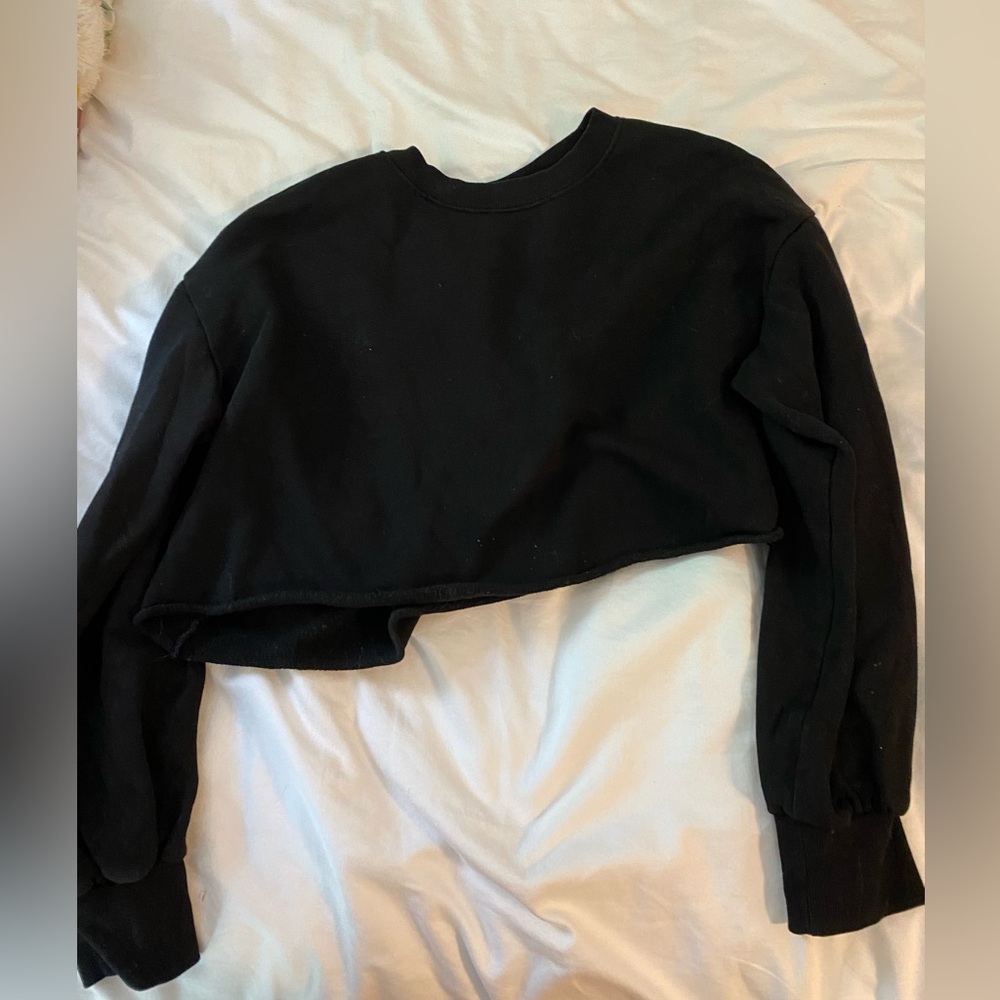 H&M cropped sweatshirt